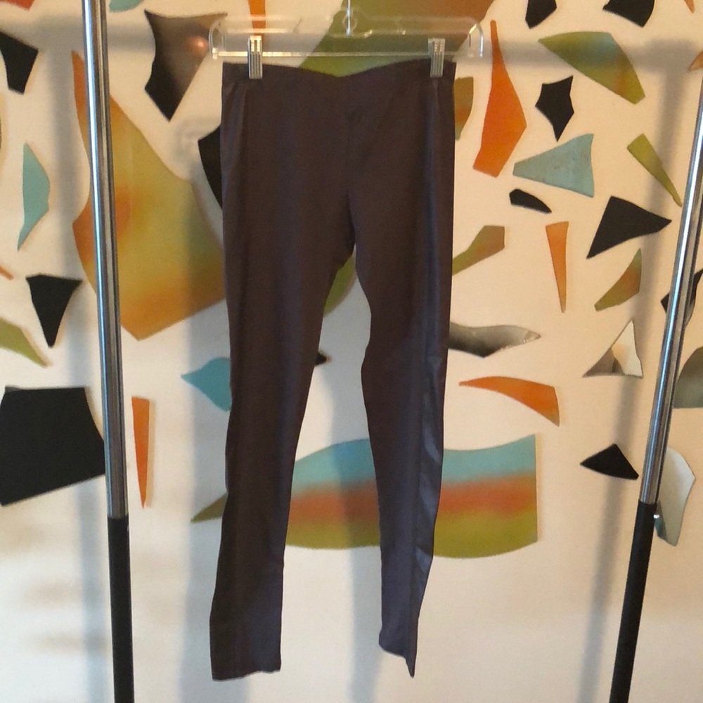Gray Leggings with leather-like sides
